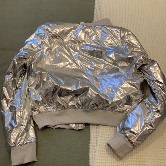 ALO Yoga Silver Metallic Jacket - Picture 3 of 3